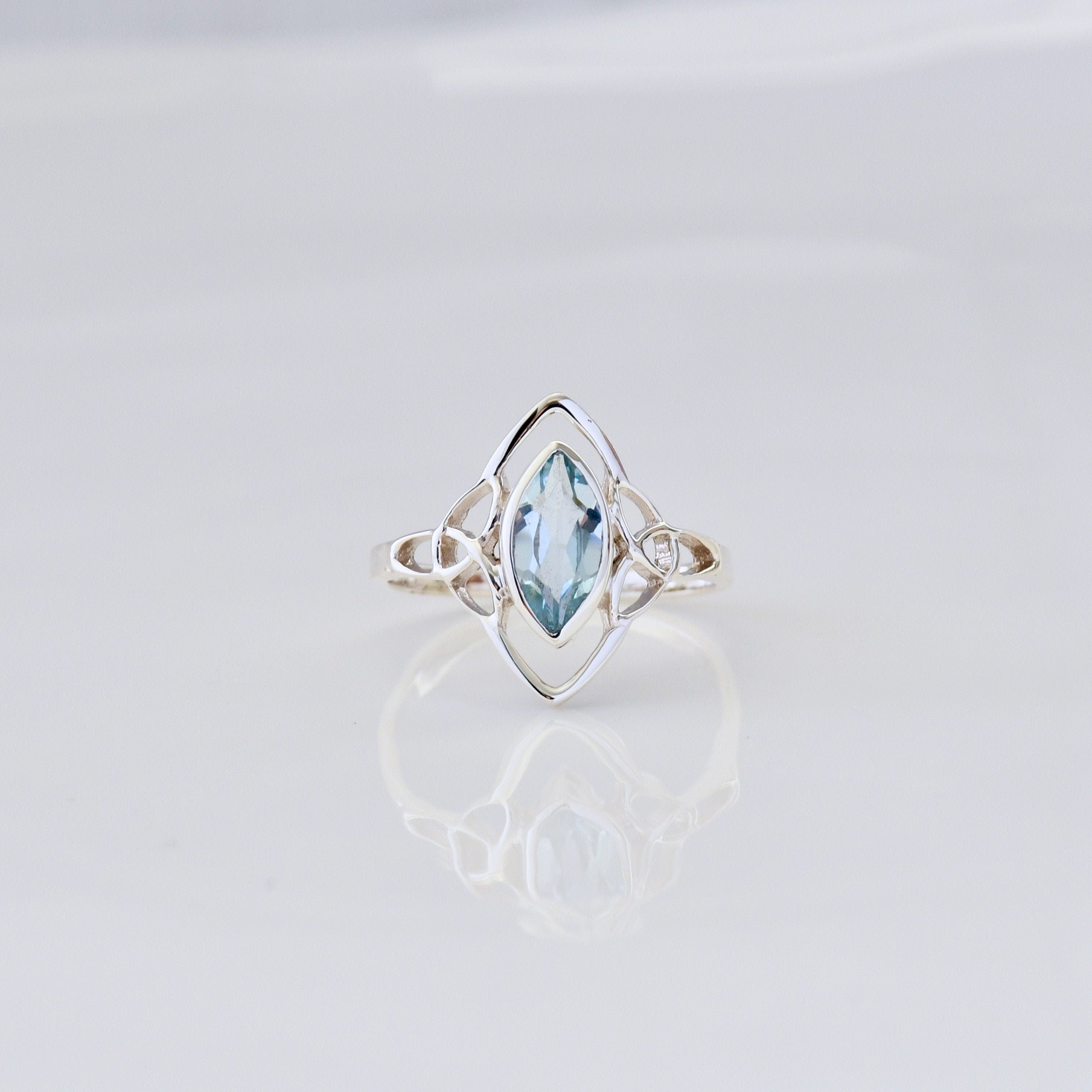 Celtic Knot Topaz Ring in 925 sterling silver