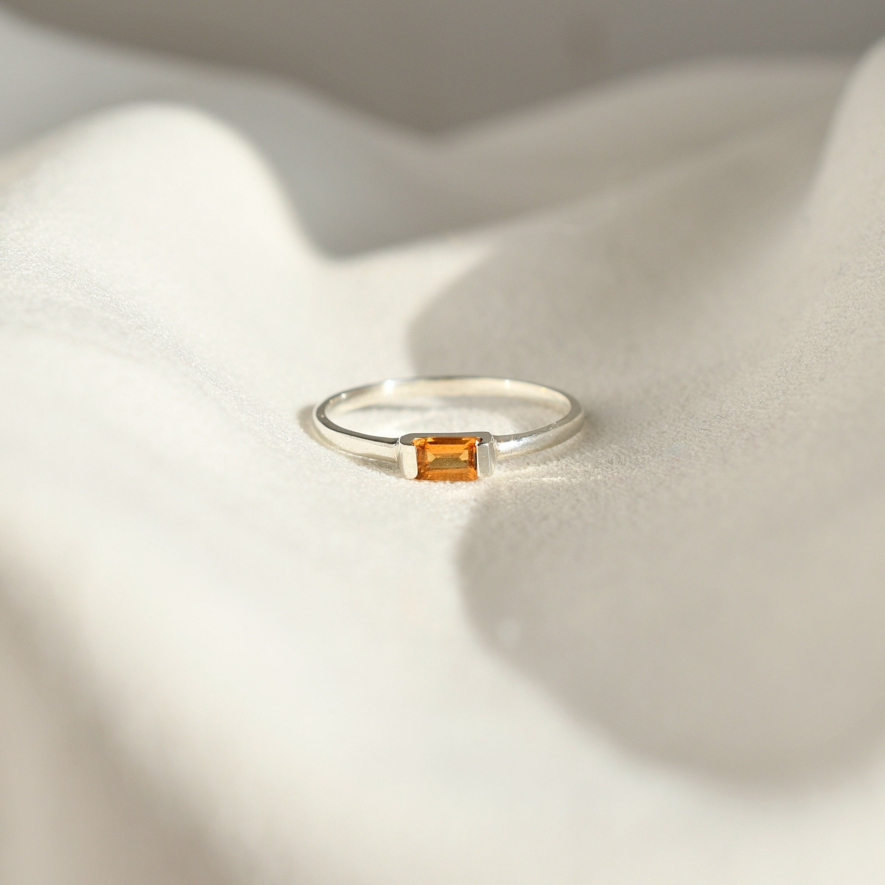 Glow Baguette Ring in 925 sterling silver