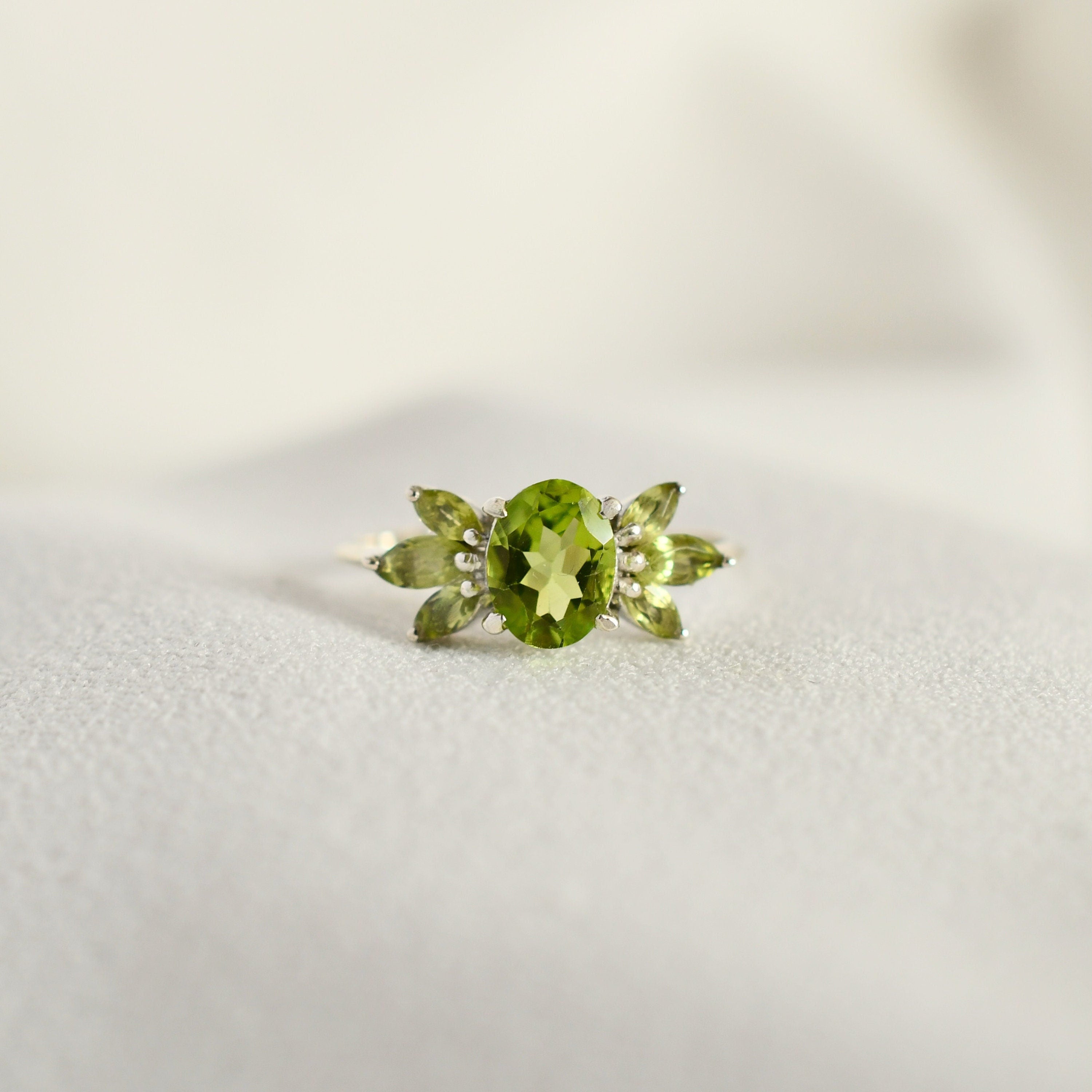 Peridot Cluster Ring in 925 sterling silver