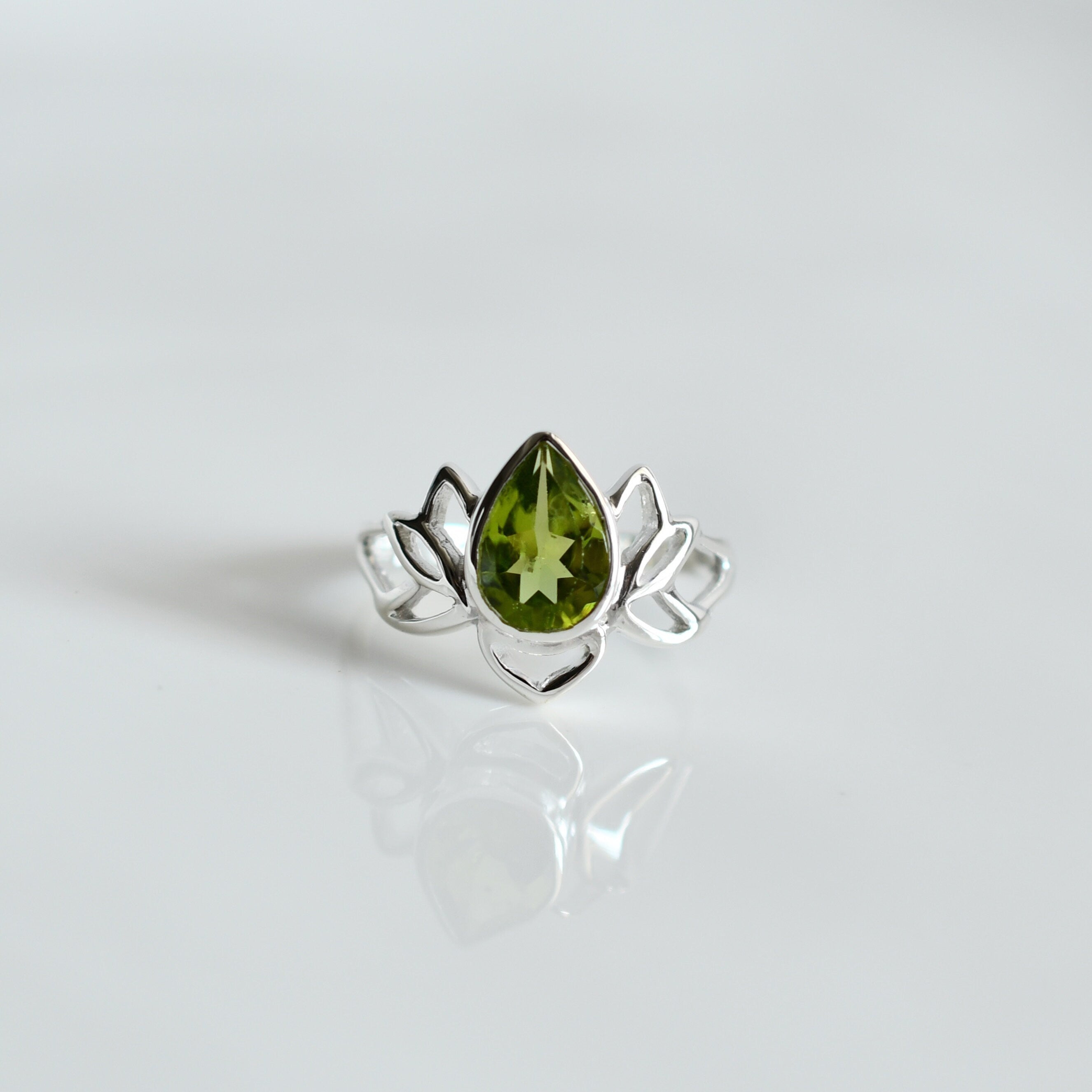 Lotus Peridot Ring