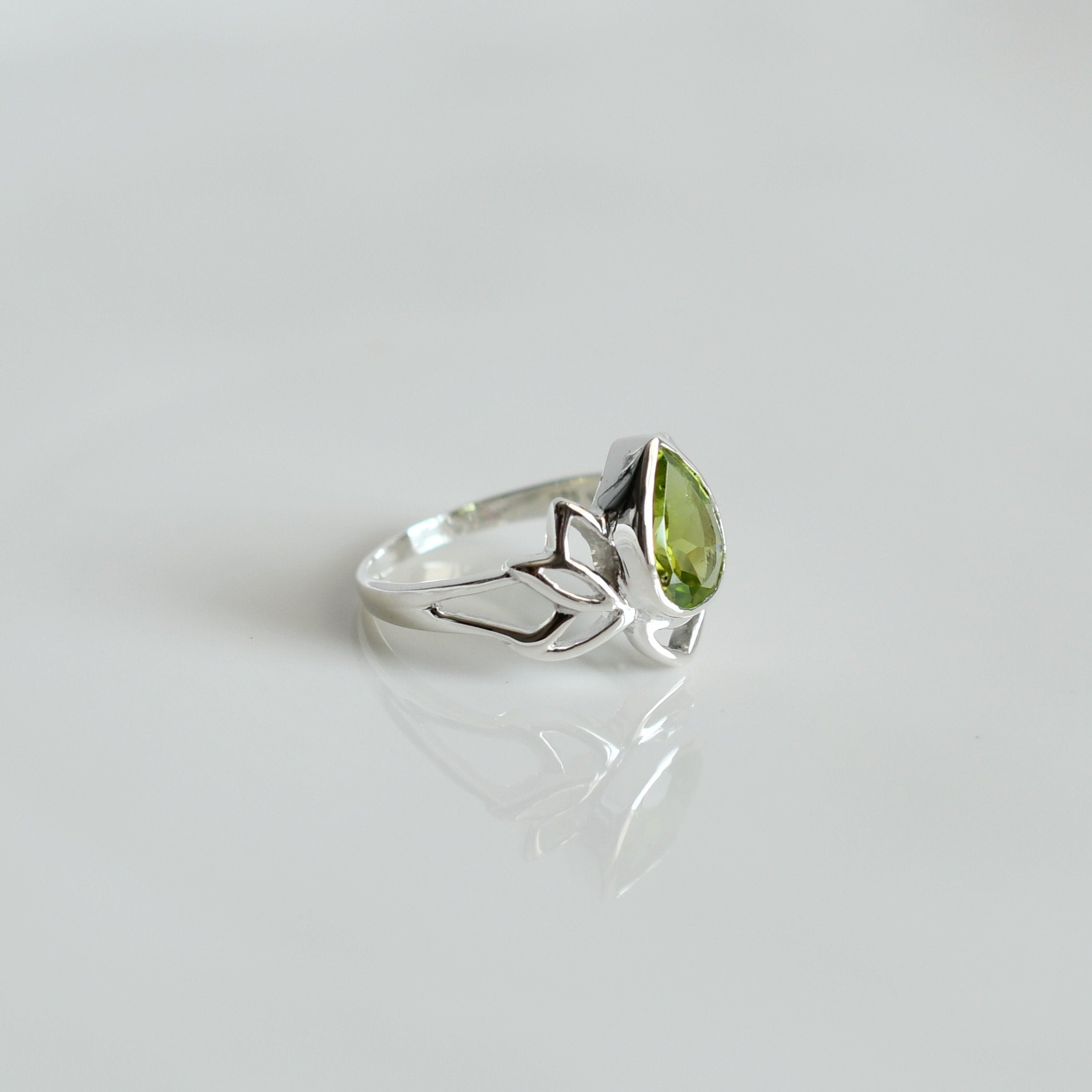 Lotus Peridot Ring