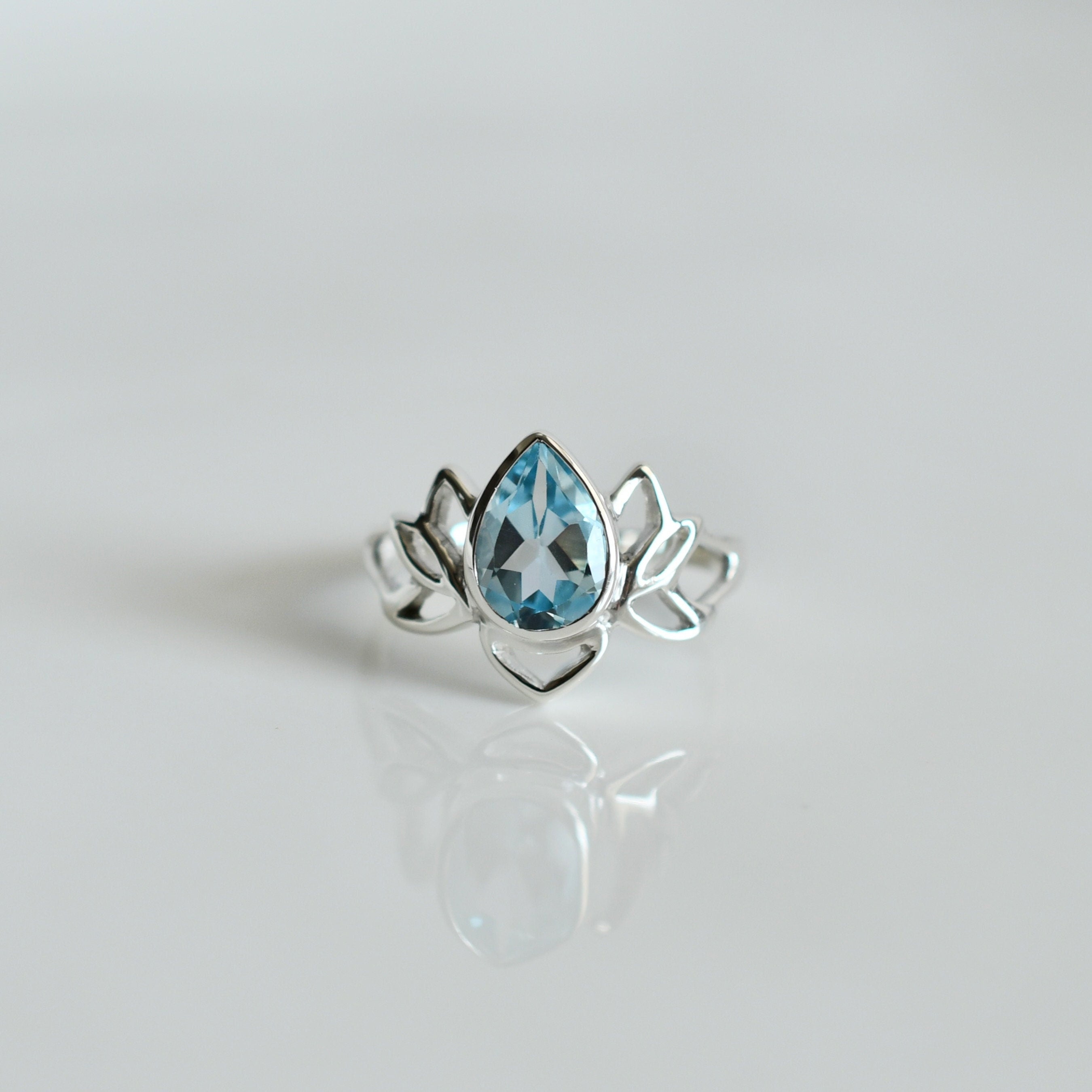 Lotus Blue Topaz Ring in 925 sterling silver